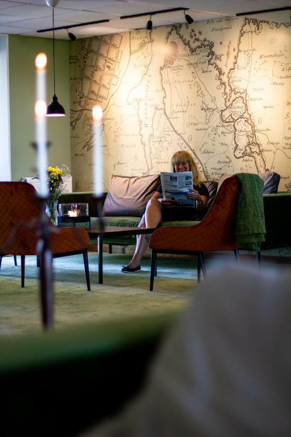 Hotel Hehrne Koek & Konferens Vänersborg Esterno foto